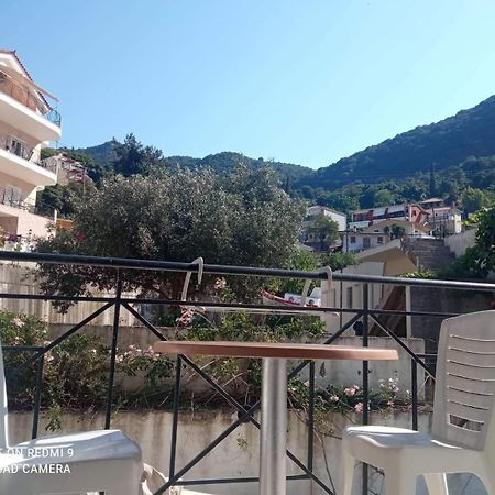 Vasilis Travlos Apartment Poros  Exterior foto